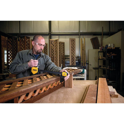 Струбцина DeWALT &quot;XL&quot; тригерна (швидкозатискна), 600 мм, тиск 270 кг. (DWHT0-83186)