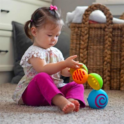 Розвиваюча іграшка Fat Brain Toys Сортер сенсорний Сфери Омбі Oombee Ball (F230ML)