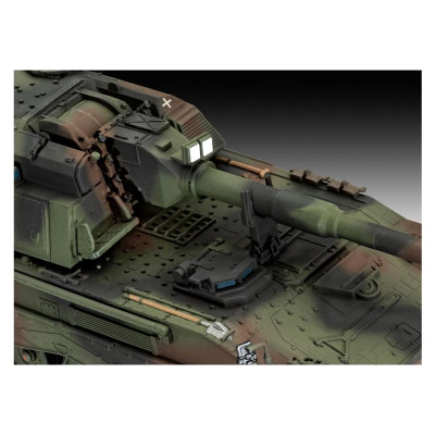 Збірна модель Revell САУ Panzerhaubitze 2000 (версія UA) рівень 4 масштаб 1:72 (RVL-63347)