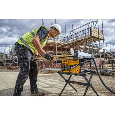 Циркулярна пила DeWALT 1850 Вт, 5800 об/хв, 210х30 мм, + стіл DE7400 (DWE7485RS)