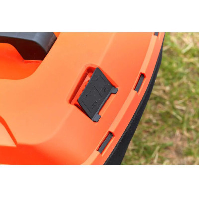Газонокосарка Black&amp;Decker акумуляторна 18 В, 4.0 Ач, 32 см, 2 АКБ та ЗП (BCMW33184L2)