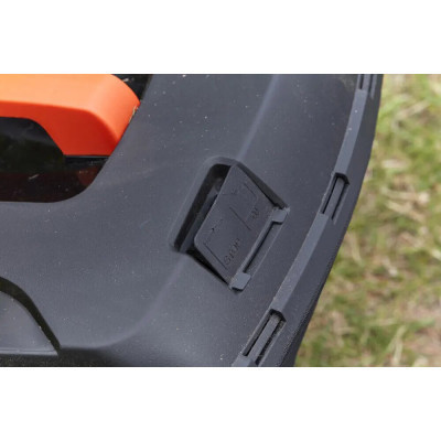 Газонокосарка Black&amp;Decker акумуляторна 36 В, 2.5 Ач, 32 см, 1 АКБ та ЗП (BCMW3336L1)