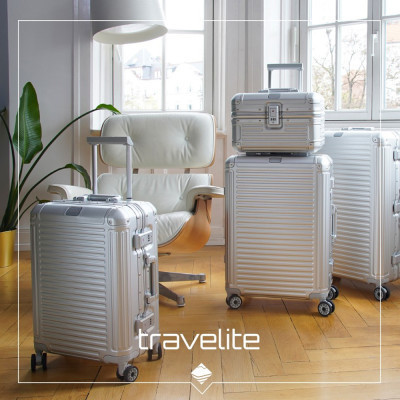 Валіза Travelite Next Silver M (TL079948-56)