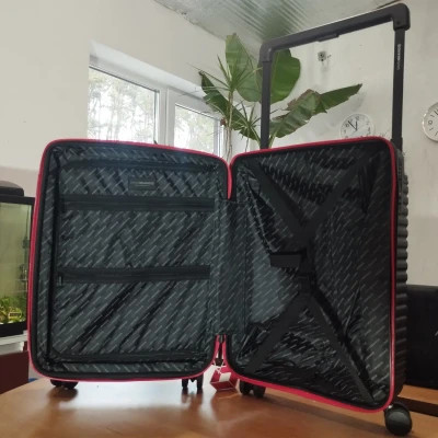 Валіза Swissbrand Nara (S) Black/Red (SWB_LHNAA010S) (DAS302539)
