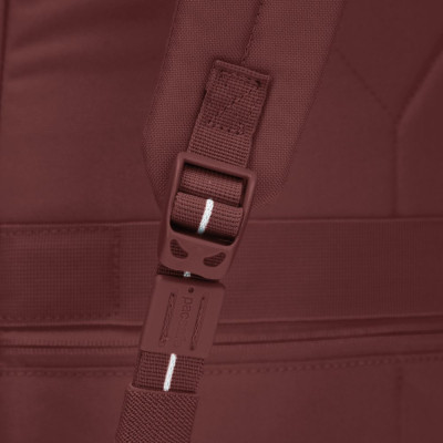 Рюкзак туристичний Pacsafe Go 25L бургунді (35115345)