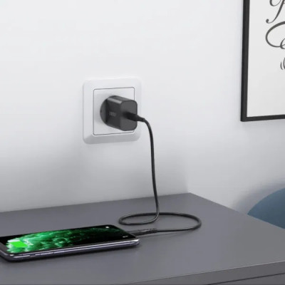 Зарядний пристрій Choetech 1xUSB 20W (1 USB-C) PD matte wall charger black (Q5004-EU-BK)