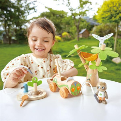 Ігровий набір Hape дерев&#039;яний Електрокар для садіння дерев (E3417)