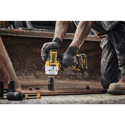 Гайковерт DeWALT 18V XR Li-lon, безщітковий, 1626 Нм (без АКБ та ЗП) (DCF961N)