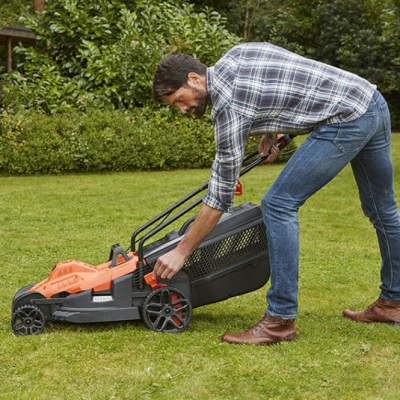 Газонокосарка Black&amp;Decker 1.8 кВт, 42 см (BEMW481BH)