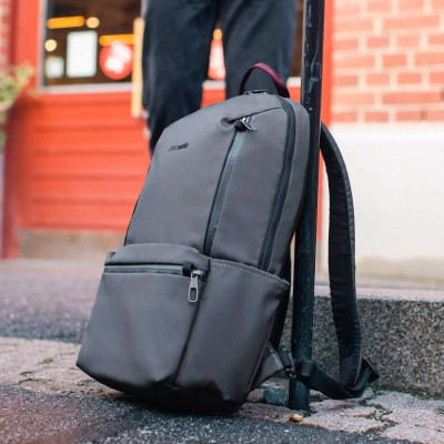 Рюкзак туристичний Pacsafe Metrosafe X 20L графітовий (30640144)