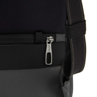 Рюкзак туристичний Pacsafe Metrosafe X 20L графітовий (30640144)