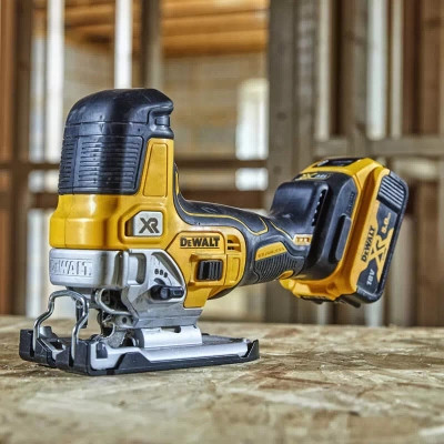 Електролобзик DeWALT 18V XR Li-lon, безщіткова, 1000 - 3200 ход/хв (без АКБ та ЗУ) (DCS335N)