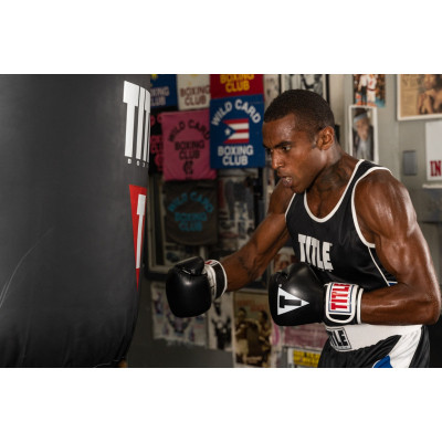 Боксерські рукавички Title Classic Pro Style 3.0 Black/White 14 oz (CVVTG3 14 BK/WH)