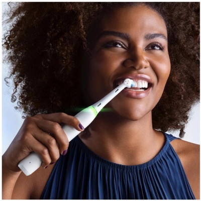 Електрична зубна щітка Oral-B Series 4 iOG4.1A6.1DK (4210201415305)