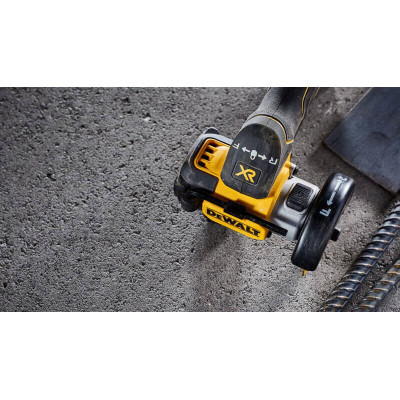 Дискова пила DeWALT 18В XR Li-lon, диск 76х10 мм, 0.94 кг (без АКБ та ЗП) (DCS438N)