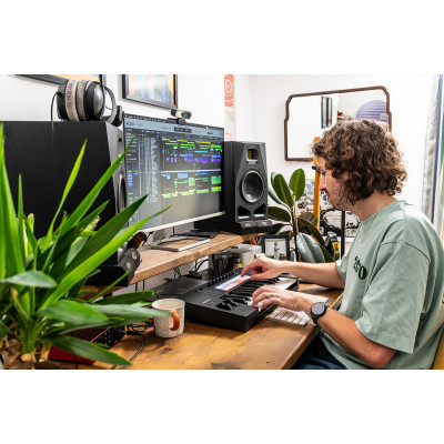 MIDI-клавіатура Novation Launchkey 25 MK4 (236476)