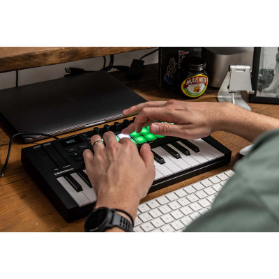 MIDI-клавіатура Novation Launchkey Mini 25 MK4 (236478)