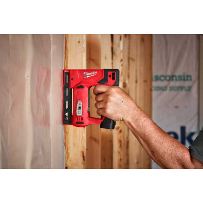 Степлер будівельний Milwaukee M12 BST-202X 2x2Ah, HD кейс (4933459635)