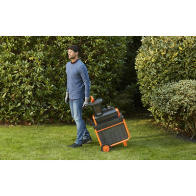 Садовий подрібнювач Black&amp;Decker 2.8 кВт, макс. 45 мм, фреза, 45 л (BEGAS5800)
