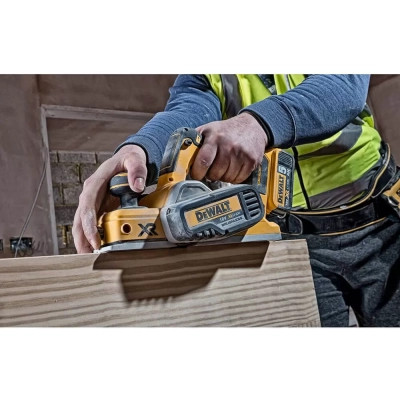 Електрорубанок DeWALT 18V XR Li-lon, 82 мм (без АКБ та ЗП) (DCP580N)