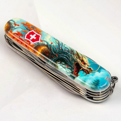 Ніж Victorinox Huntsman Zodiac 91 мм Бойовий дракон (1.3713.7_Z3230p)