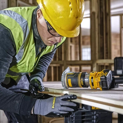 Фрезер DeWALT 18В XR Li-lon, безщітковий, 16000-25500 об/хв, цанга 6-8 мм, (без АКБ та ЗП) (DCW604N)