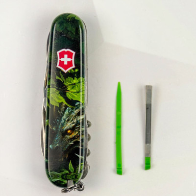 Ніж Victorinox Huntsman Zodiac 91 мм Зелений дерев&#039;яний дракон (1.3713.3_Z3240p)