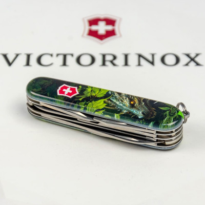 Ніж Victorinox Huntsman Zodiac 91 мм Зелений дерев&#039;яний дракон (1.3713.3_Z3240p)