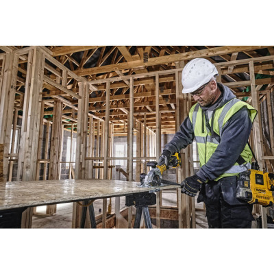 Дискова пила DeWALT 18В XR Li-Ion, безщіткова, 115х9.5 мм (без АКБ та ЗУ) (DCS571N)