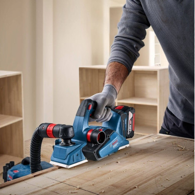 Електрорубанок Bosch GHO 185-LI, 18В, 82мм, стругання до 2.6мм, паз до 9мм (без АКБ та ЗП) (0.601.5B5.021)