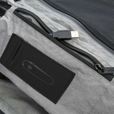 Валіза Victorinox Travel Lexicon Titanium S Global USB (Vt602104)