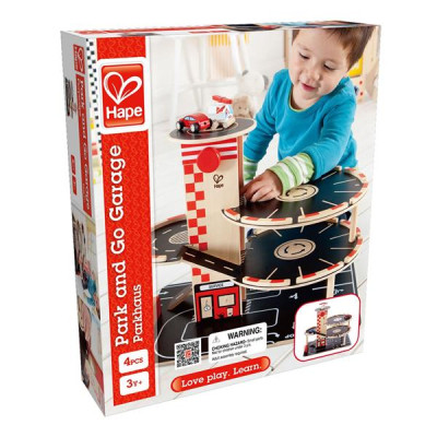 Автотрек Hape дерев&#039;яний з паркінгом та вертолітним майданчиком (E3002)