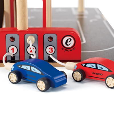 Автотрек Hape дерев&#039;яний з паркінгом та вертолітним майданчиком (E3002)