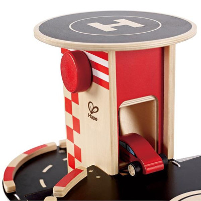 Автотрек Hape дерев&#039;яний з паркінгом та вертолітним майданчиком (E3002)