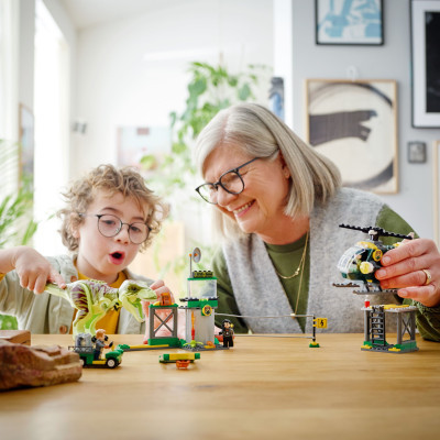 Конструктор LEGO Jurassic World Втеча Тиранозавра 140 деталей (76944)