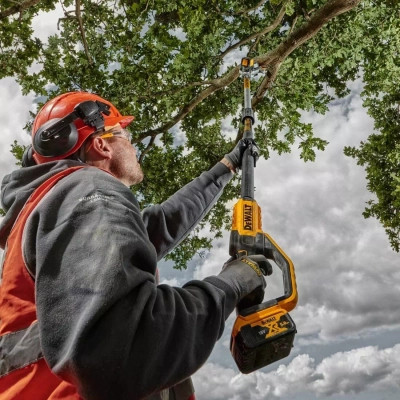 Ланцюгова пила DeWALT висоторіз 18V, довжина шини 20 см, ланцюг OREGON 3/8, (без АКБ та ЗП) (DCMPS567N)