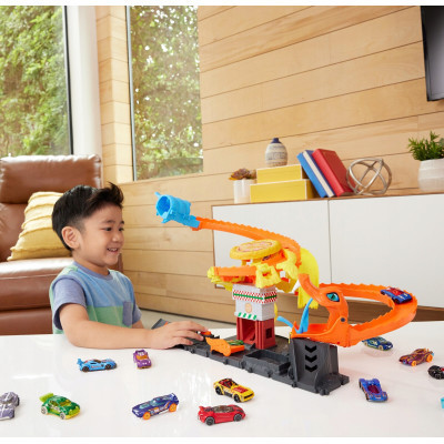 Автотрек Hot Wheels City Атака кобри (HTN81)