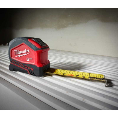 Рулетка Milwaukee Tape Measure Autolock 8м (4932464664)