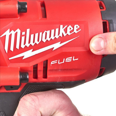 Гайковерт Milwaukee M18 ONEFHIWF1-0X, 1&quot;, 2400Нм, кейс (без АКБ та ЗП) (4933459732)