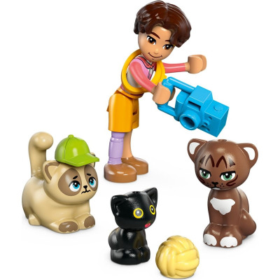 Конструктор LEGO Friends Хартлейк-Сіті. Квартири і крамниці (42670)