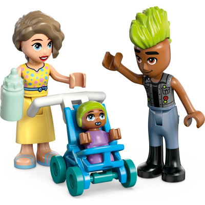Конструктор LEGO Friends Хартлейк-Сіті. Квартири і крамниці (42670)