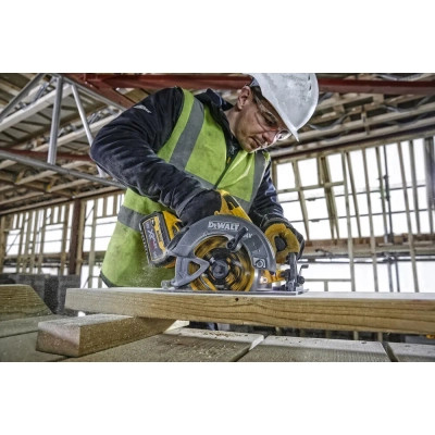 Дискова пила DeWALT 54V XR FLEXVOLT Li-lon, диск 190х30 мм (без АКБ та ЗП) (DCS578N)