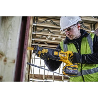 Шабельна пила DeWALT 54В XR FLEXVOLT Li-lon, 0 - 3000 ход/хв (без АКБ та ЗП) (DCS389N)