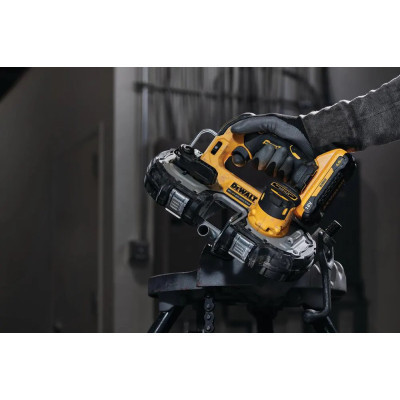 Стрічкова пила DeWALT 18В XR Li-lon, 46-116 м/хв, кейс TSTAK (бкз АКБ та ЗУ) (DCS377NT)